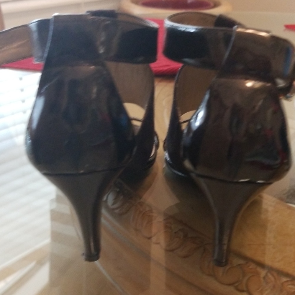 Shoes - Picture 2 of 3